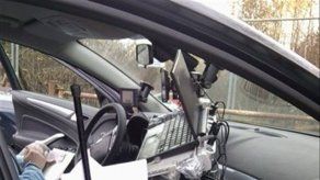 Detienen a conductor con oficina móvil en coche