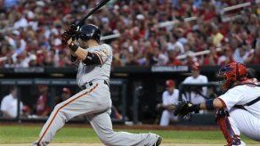 Scútaro la bota con casa llena en paliza de Gigantes a Cardenales