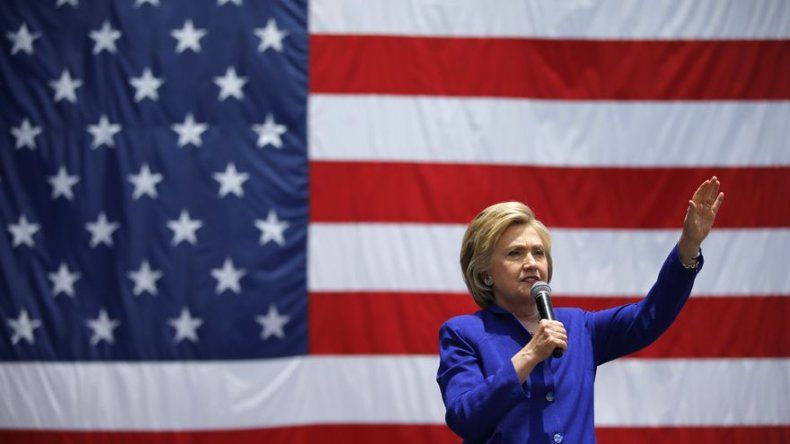 Clinton recibe respaldo de la líder demócrata