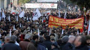 Regresan inspectores de deuda a Atenas en medio de huelgas