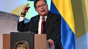 Colombia suspende negociación con el ELN tras ola de violencia que deja 40 muertos