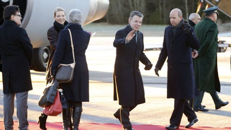 Llega a Oslo el presidente colombiano Santos para recibir Nobel de la Paz