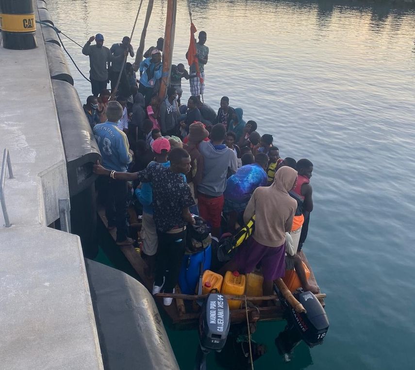 Migrantes haitianos evacuados.