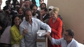 Daniel Scioli votó en inédito balotaje presidencial en Argentina