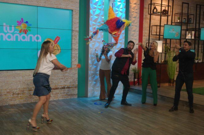 Tu Mañana celebra el cumpleaños de Delyanne Arjona