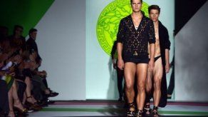 Ambiente chic rocknroll en primer día de desfiles masculinos en Milán