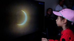 Cientos de personas observaron el eclipse solar anular en observatorio de Coclé