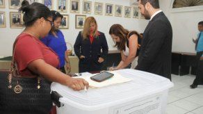 Tres empresas presentan propuestas para construcción de la nueva Facultad de Medicina