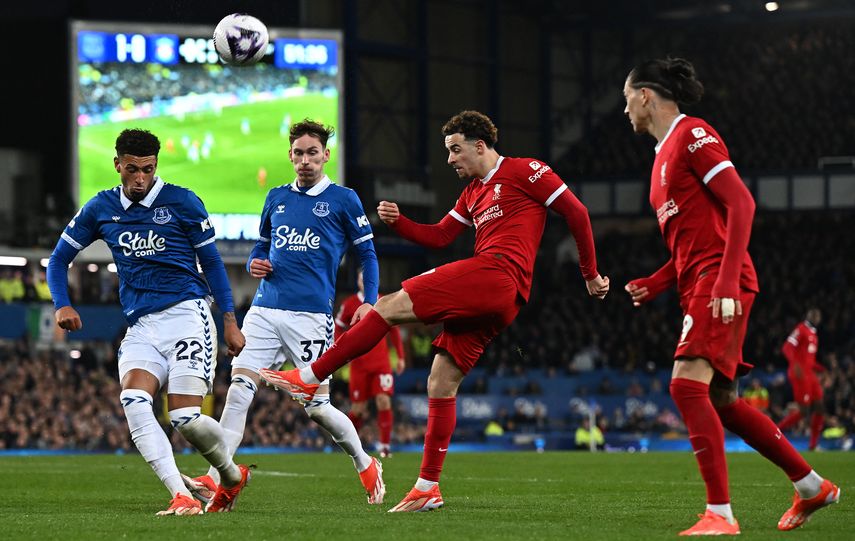 Liverpool cae contra el Everton