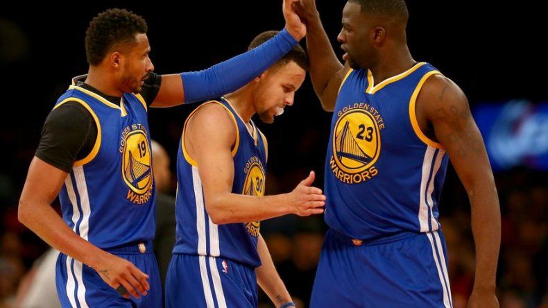 Curry y los Warriors igualan marca histórica