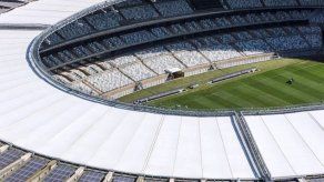 Mundial-2014: el techo del estadio de Belo Horizonte dañado por tormentas