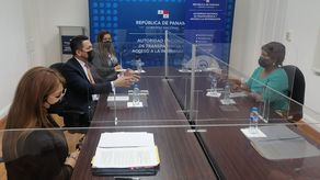 Reunión entre miembros de la Antai y de gremios periodísticos.
