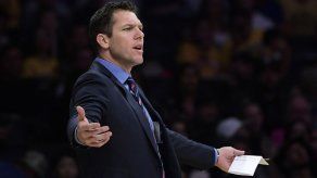 Walton se desvincula como entrenador de Lakers