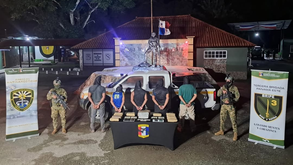 SENAFRONT aprehende a cinco personas SENAFRONT aprehende a cinco personas