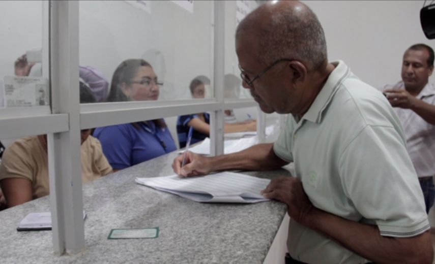 La CSS indica que ante cualquier consulta