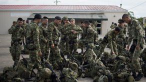 Sancionan a 25 miembros de FFAA de Colombia por espionaje a diálogos con FARC