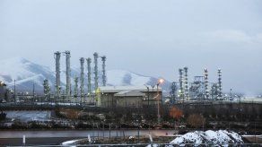 Irán exporta excedentes de agua pesada