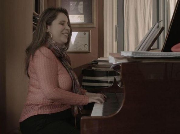 Panameña Vlieg canta folclor para que Latinoamérica no olvide sus raíces