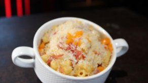 Mac & Cheese con brócoli / Omelette - Diego de Obaldia y Elmis Castillo
