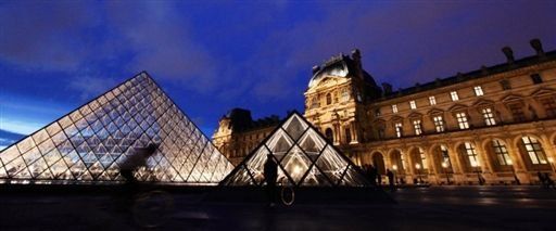 El Louvre reabre tras su cierre por masificación
