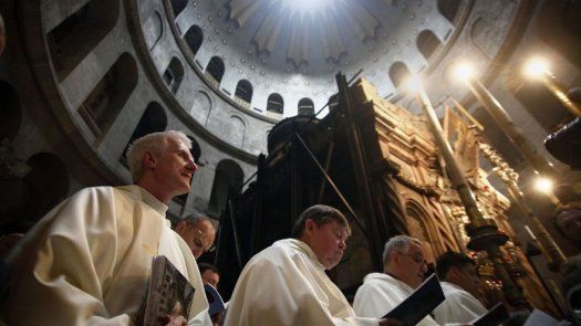 Miles de personas acuden a Jerusalén en Viernes Santo