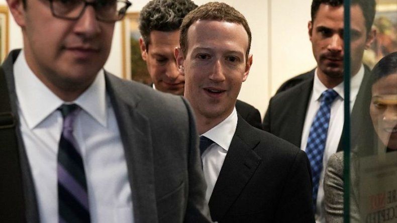 Zuckerberg asume fallas de Facebook, ahora ante el Congreso de EEUU