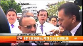 Diputado Vásquez llegó en compañía de la bancada panameñista