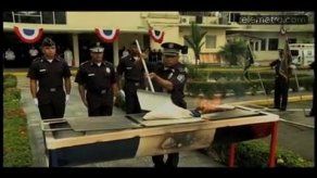 Con solemnidad realizan cremación de banderas