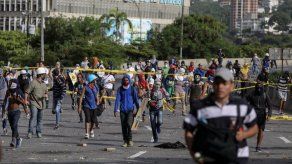 Oposición espera que 14 millones de venezolanos voten en referendo el domingo