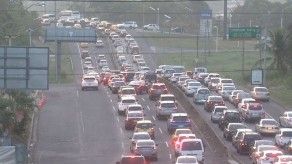 Residentes de Panamá Oeste encendieron sus intermitentes contra el tranque