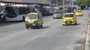 Denuncian juega vivo en cobro de tarifas por algunos transportistas