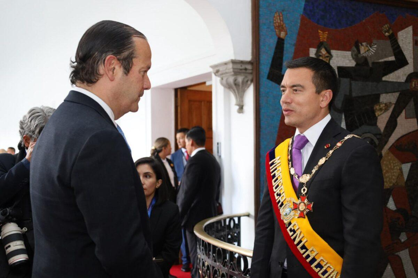 Canciller panameño participa de la toma de posesión del presidente Daniel Noboa.