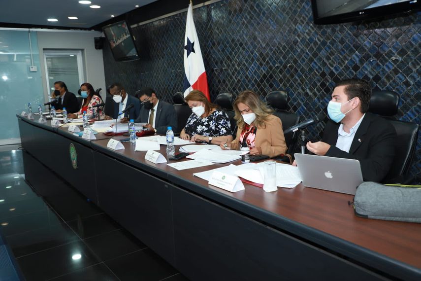 Sesión de la Comisión de Credenciales este miércoles 8 de septiembre.