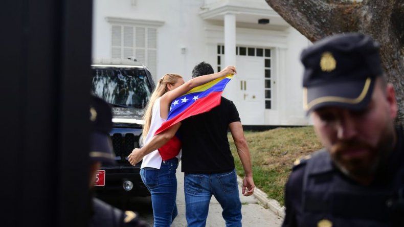 Leopoldo López advierte que habrá nuevos alzamientos militares contra Maduro