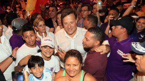 Panameños celebran triunfo de Juan Carlos Varela