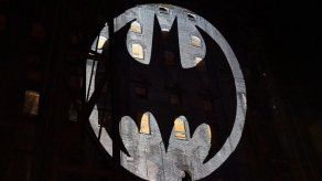 Batman entra en la historia: Primer superhéroe con estrella en Hollywood