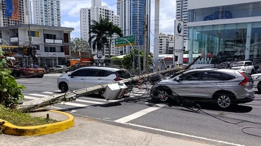 Naturgy atiende incidencia en calle 50 Naturgy atiende incidencia en calle 50