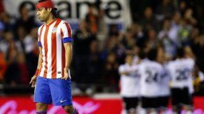 Miles de colombianos rinden homenaje a Falcao en estadio del Atlético