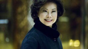 Elaine Chao elegida por Trump como futura secretaria de Transporte