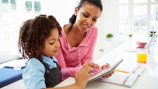 Control parental: la forma de brindar seguridad digital a sus hijos