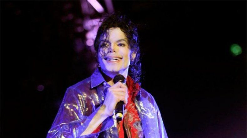 Michael Jackson recibió inyecciones para posponer su pubertad
