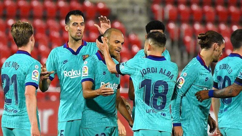 El Barcelona golea 4-0 al Mallorca en su regreso tras tres meses de parón