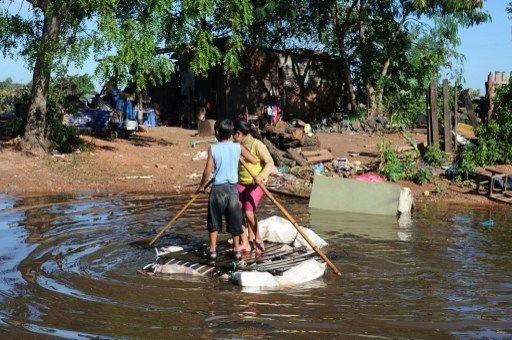 Inundaciones en Paraguay dejan segunda víctima mortal, un niño