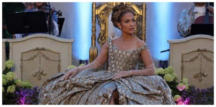 Jennifer López vestida de Bridgerton.