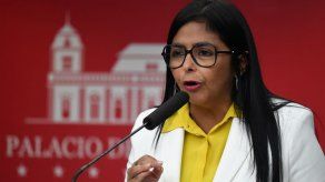 Gobierno de Maduro llama a EEUU a recuperar canales diplomáticos