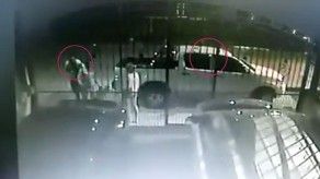 Observe cómo dos sujetos robaron vehículo en Tocumen