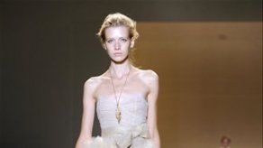 El corsé está de vuelta en la Semana de la Moda de NY