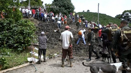 Tres niños muertos por alud sobre escuela rural de Colombia