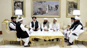 Bandos rivales afganos se comprometen a establecer una hoja de ruta para la paz