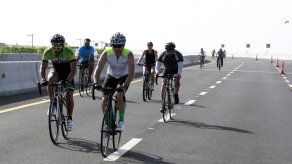 Ciclovía nocturna “Noche Neón” este sábado en la Cinta Costera